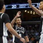 You won’t believe Spurs bench’s priceless reaction to Victor Wembanyama’s jaw-dropping dunk vs. Grizzlies!