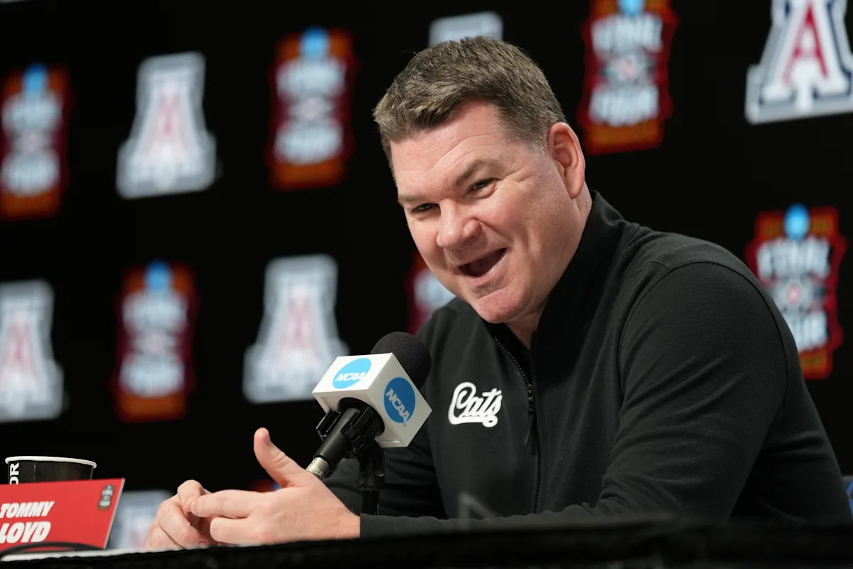 Arizona’s Tommy Lloyd Signs Extension—But Is the UNC Job Still in Play?