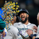 Captain Clutch Strikes Again: Mariners’ Stunning Walkoff Crushes Astros in Heart-Stopping 8-7 Comeback!