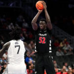 Former Cincinnati Big Man Eyes Shocking Move to Texas A&M—What’s Behind the Decision?