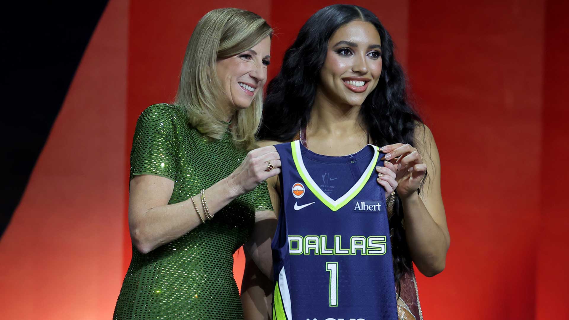 Mavericks’ New Star Azzi Fudd Sparks Bold Comparisons to Cooper Flagg and Paige Bueckers—What’s Next for the Team?