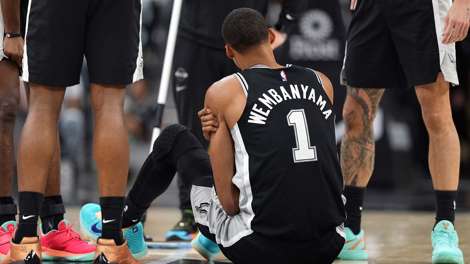 Spurs’ Mitch Johnson Drops Surprising Victor Wembanyama Injury Update—What It Means for the Season!