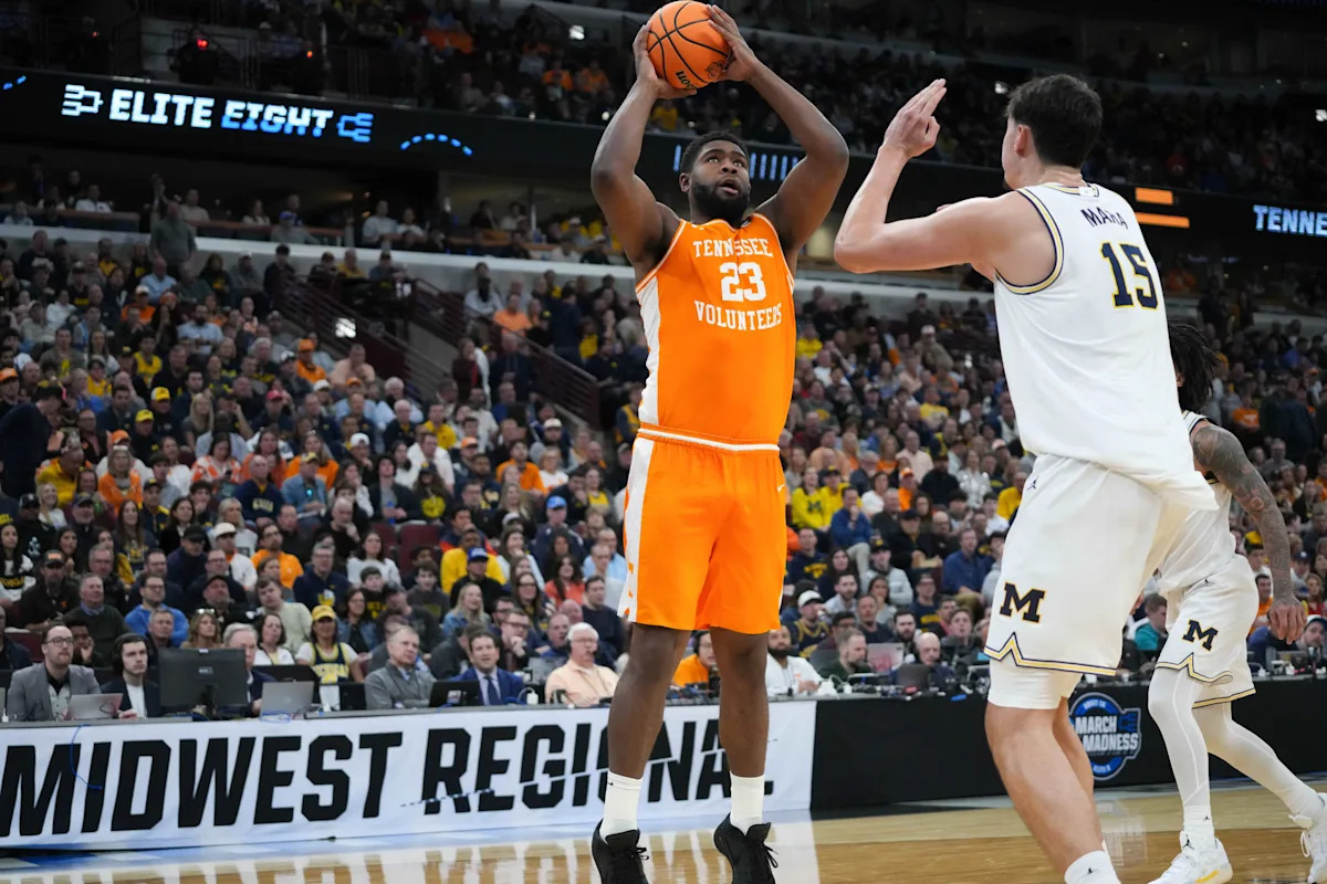 Tennessee Basketball Star Power Forward Shocks Fans by Entering NCAA Transfer Portal—Where Could He Land Next?