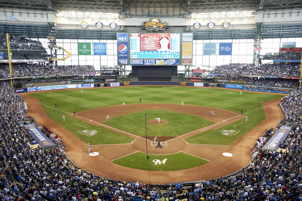 Thrilling Showdown Looms: Can the Jays Outsmart the Diamondbacks in Game 19?