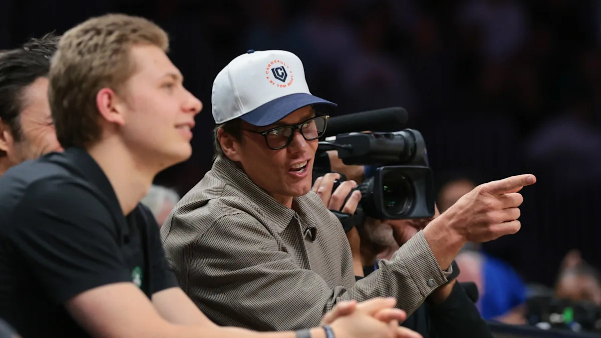 Tom Brady’s Surprise Appearance at Raiders’ Offseason Program Sparks Speculation—What’s Next for the QB Legend?