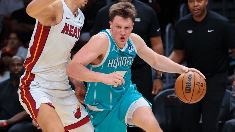 Why Are Bettors Suddenly Betting Big on Hornets and Suns in NBA Play-In Showdown?