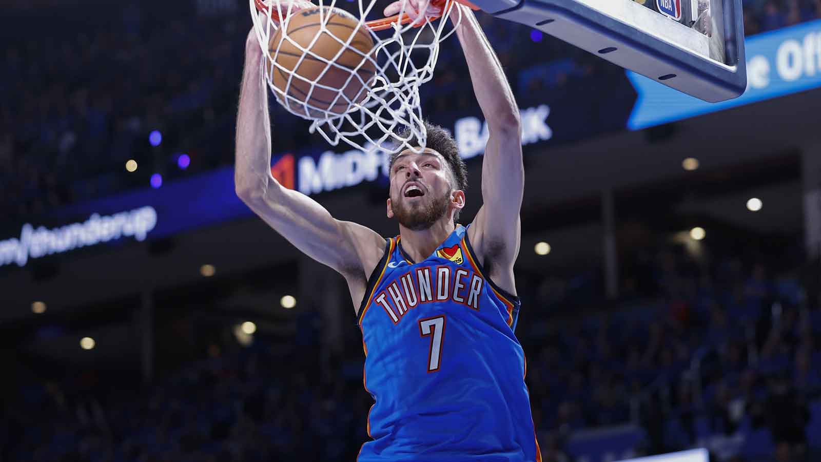 Chet Holmgren’s Jaw-Dropping Playoff Moment vs. LeBron Leaves Fans Speechless