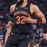Karl-Anthony Towns’ Unexpected Move Leaves Fans Stunned in 76ers-Knicks Showdown