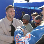 Tim Tebow and Ol’ Ball Coach Team Up with Morgan Wallen in Shocking Gainesville Walkouts—What Sparks the Unlikely Alliance?