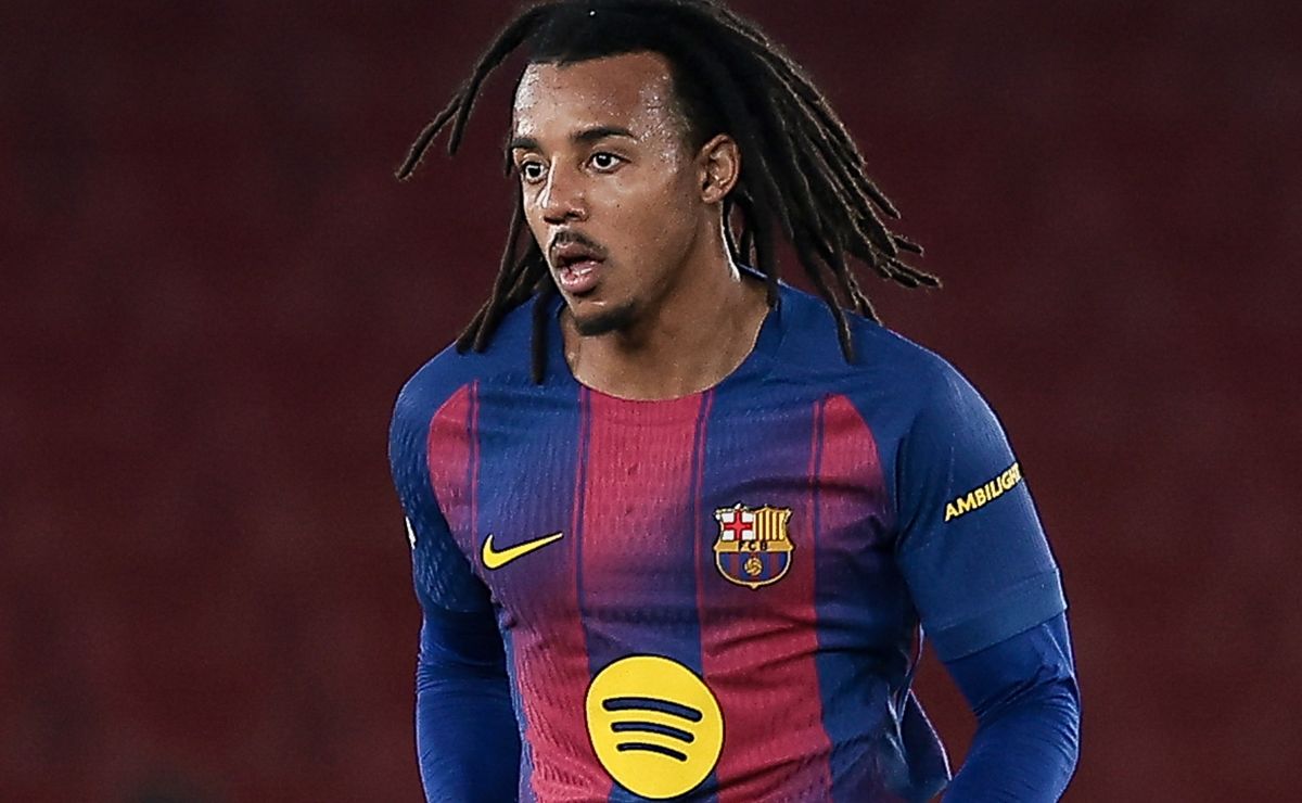 Jules Koundé Breaks Silence on Barcelona Future Amid Surprising Exit Speculations