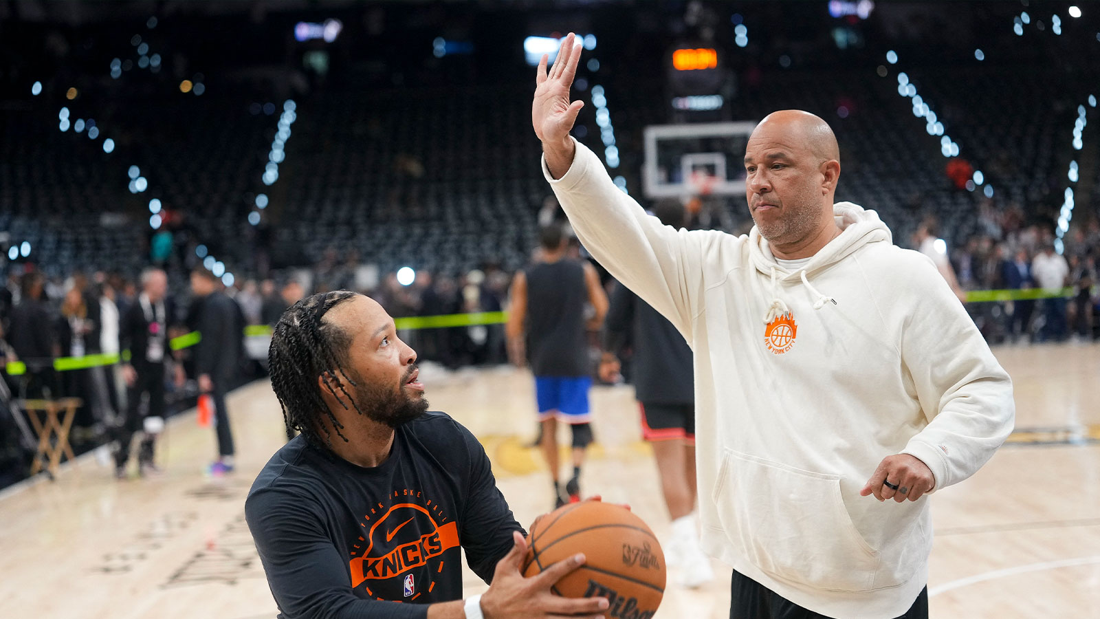 Knicks’ Mike Brown Unveils Shocking Role Patrick Ewing Played in Hawks Series Victory