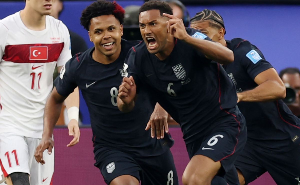 USMNT Stuns Turkiye with Dramatic Second-Half Rally to Secure Thrilling 2-2 World Cup Draw