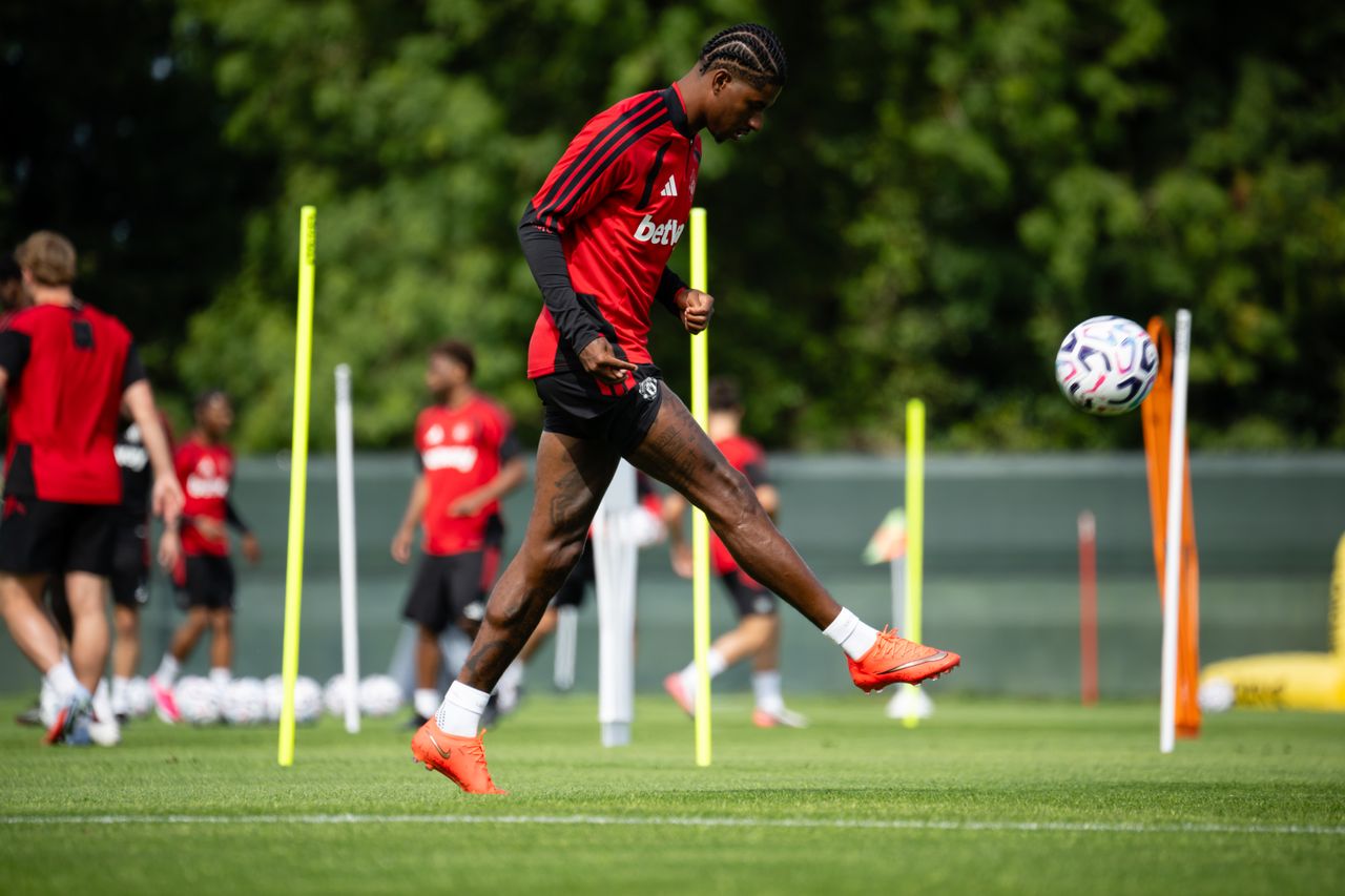 Discover the Secret Way to Watch Manchester United vs Leeds Live for FREE in Ireland!