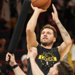 Ex-Mavericks Coach Reveals Shocking ‘Showtime’ Rival for Lakers’ Luka Doncic—Who’s the Real NBA Superstar?