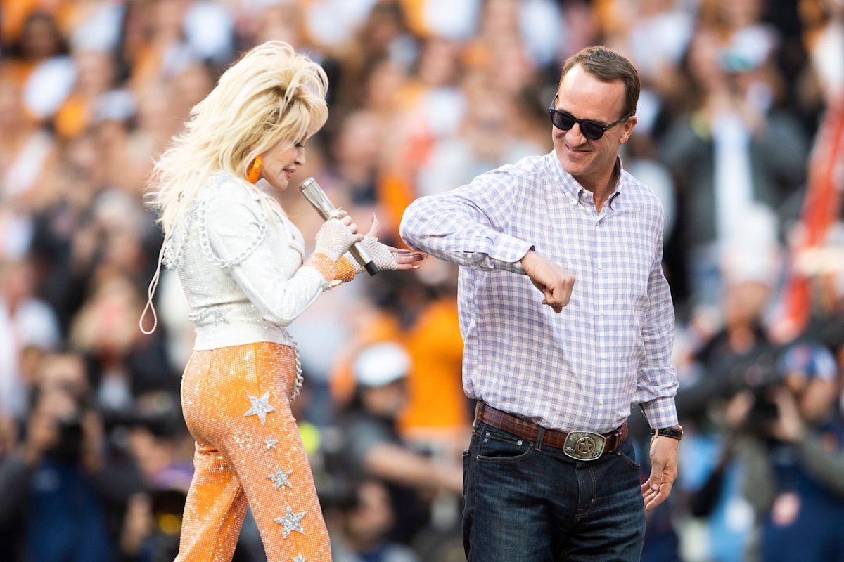 The Hidden Story Behind Dolly Parton’s Unforgettable 'Rocky Top' Performance at the 2023 Tennessee Game Revealed!