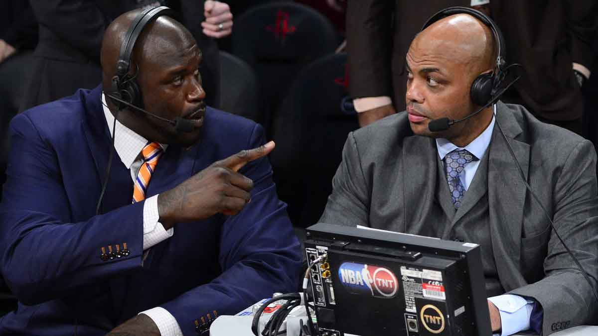Shaq’s Surprising Challenge to Charles Barkley After FBI Honor Leaves Fans Buzzing