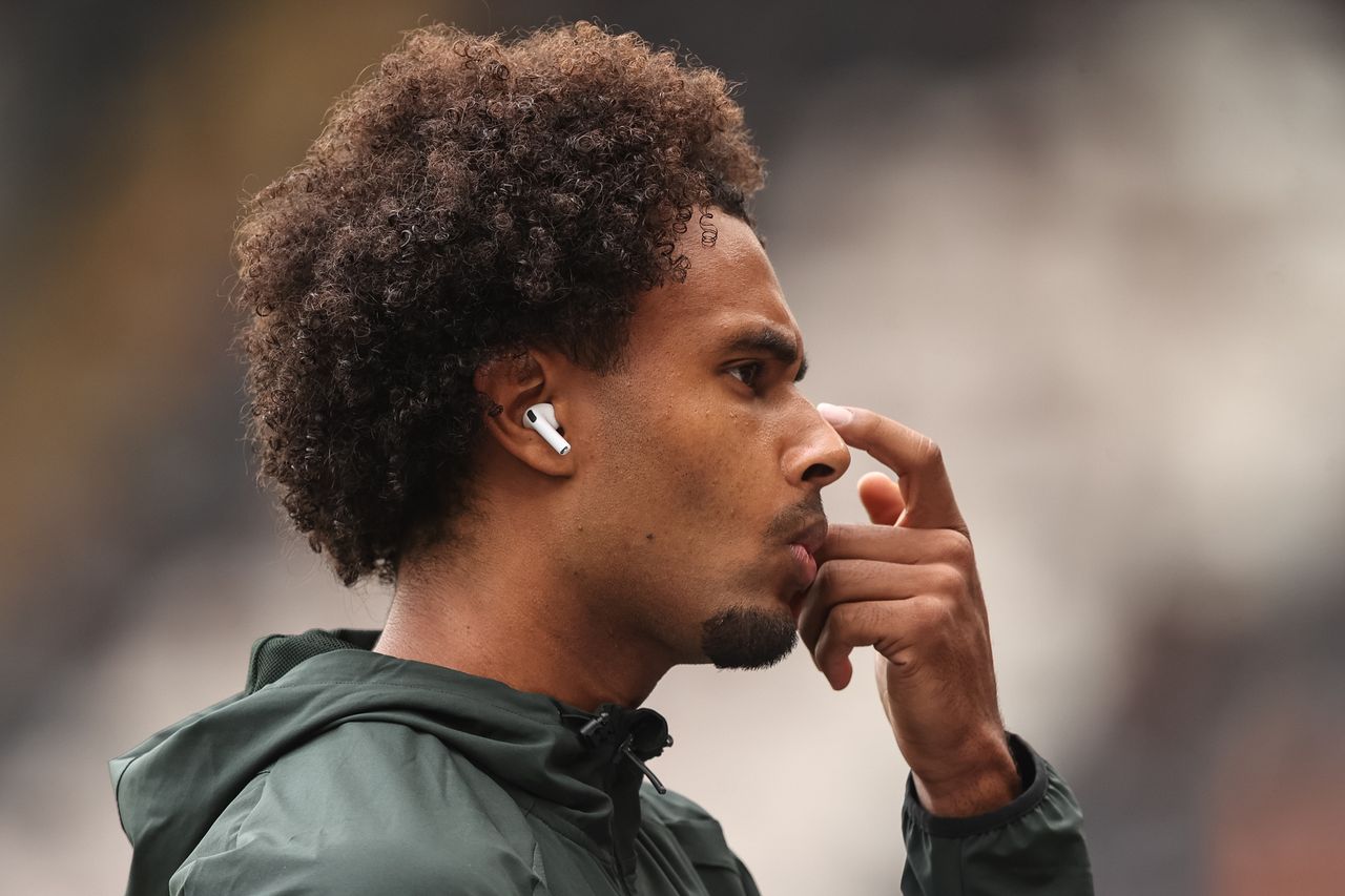 Shock Transfer Twist: Manchester United Reject Set for Unexpected Everton Move After Striker Deal Fizzles