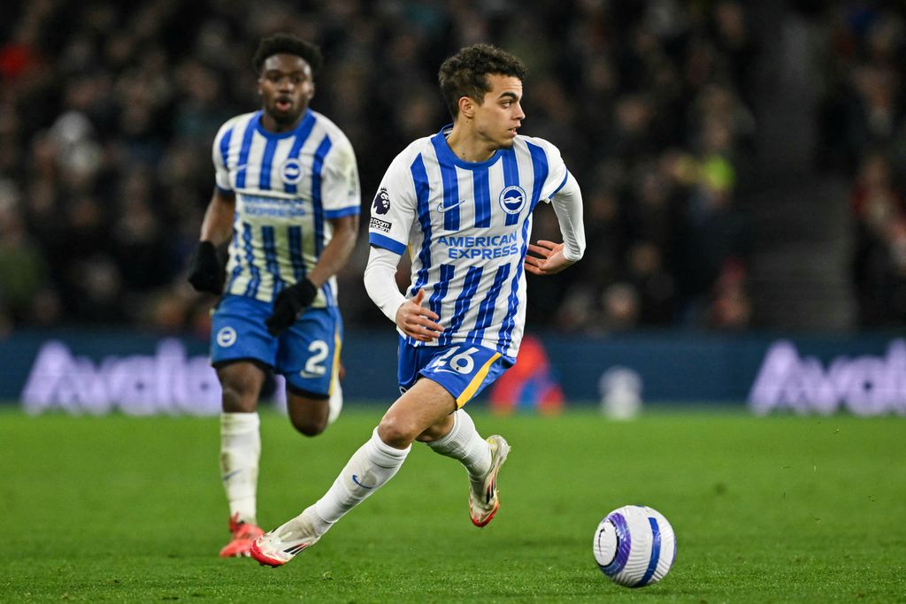 Chelsea and Galatasaray Locked in Surprise Battle for Brighton's Rising Star: Who Will Win the Transfer War?