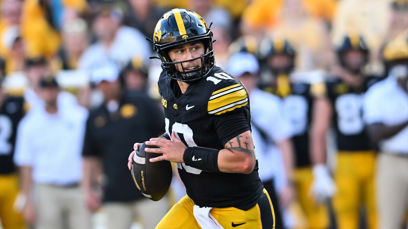 Injury Forces Iowa to Turn to Jeremy Hecklinski: Can He Rise to the Washington Challenge?