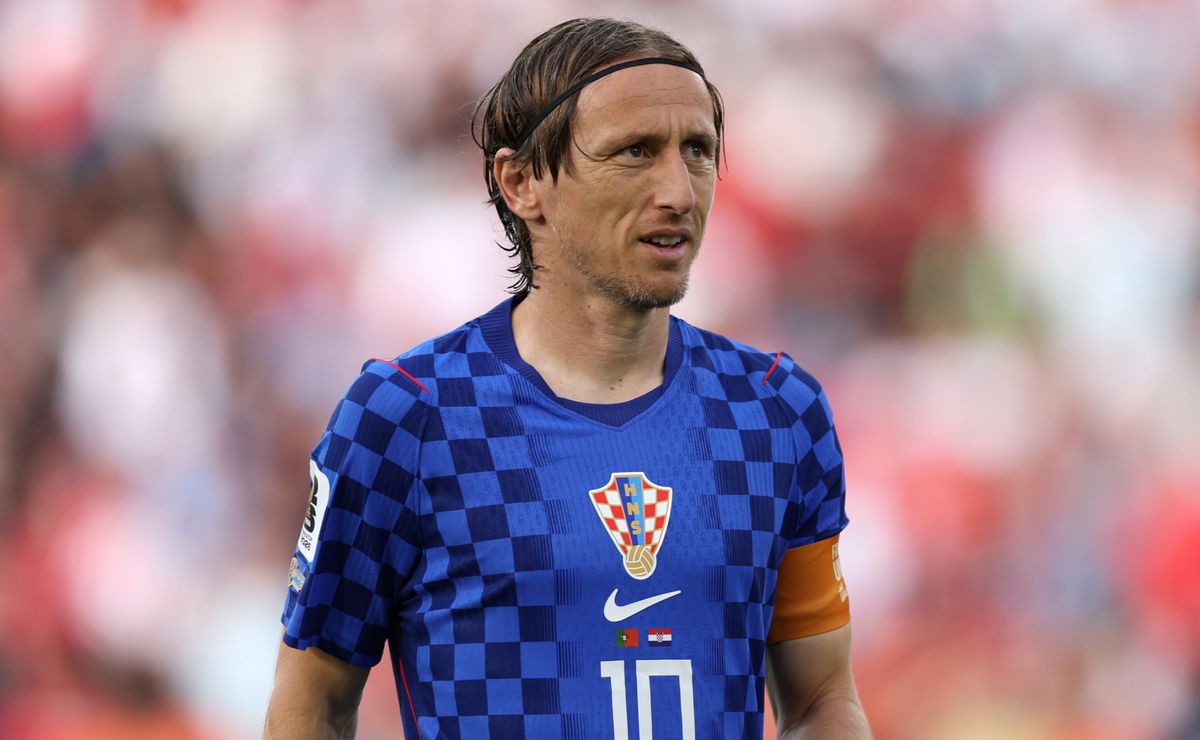 Luka Modric’s Unexpected Farewell to Lionel Messi Sparks Buzz Around Football’s New Era