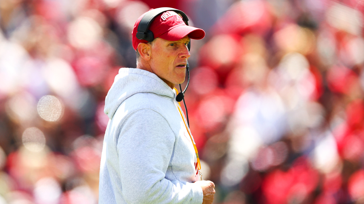Oklahoma’s Brent Venables Reveals Surprising Secrets Behind Arch Manning’s Game-Changing Potential Before Red River Showdown