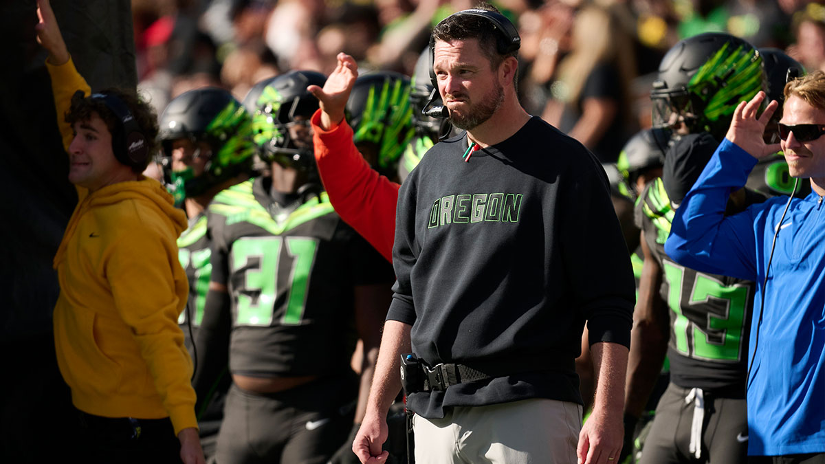 Oregon HC Dan Lanning Faces Crucial Decision Point After Shocking Dylan Raiola Collapse vs. UCLA