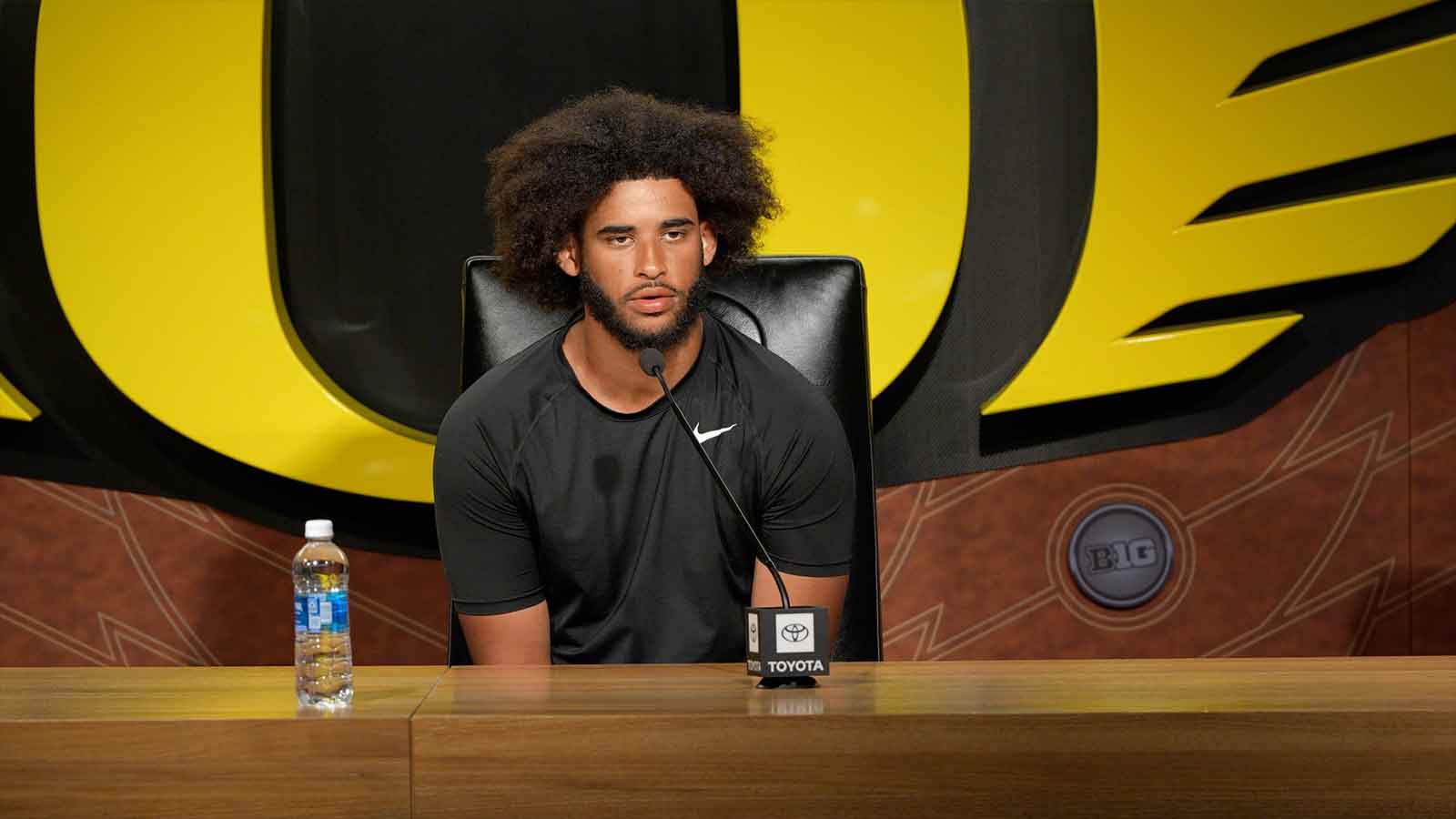 Oregon’s Title Hopes in Jeopardy After Shocking Dante Moore Injury Ahead of UCLA Clash