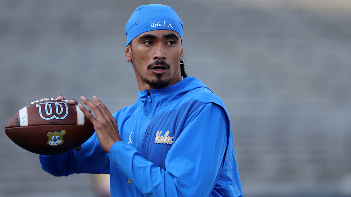 UCLA’s Rising Star Nico Iamaleava Faces Season-Ending Knee Injury After Shocking Oregon Defeat—What’s Next for the Team?