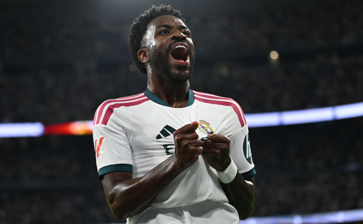 Vinícius Jr.'s Stunning Goal Snatched Away by VAR—Ends in Shocking Red Card Controversy!